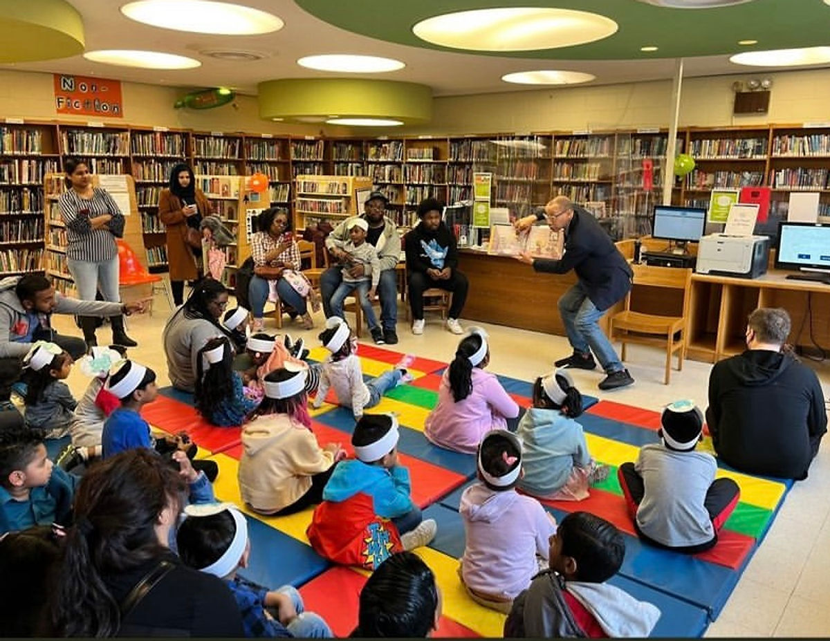 Roaring to Read at the Baisley Park Library with Special Guest Dennis M. Walcott